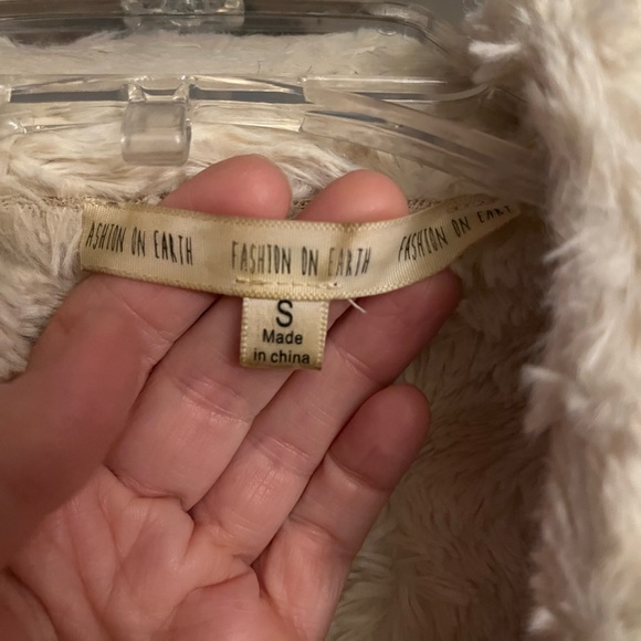 Adorable faux suede vest - Picture 4 of 4